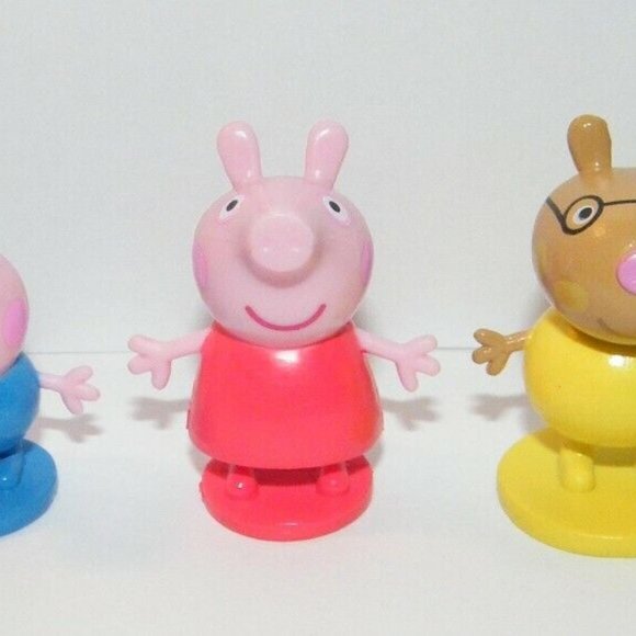 Peppa Pig Deluxe Party Favors Set of 14 with 10 Figures, 2 Fun Rings and Sticker - Picture 4 of 7
